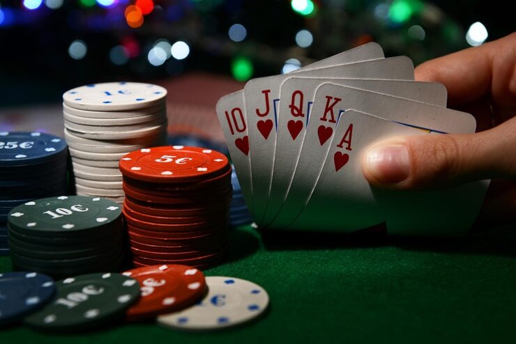 Live roulette table with croupier spinning the wheel on indoxslot app